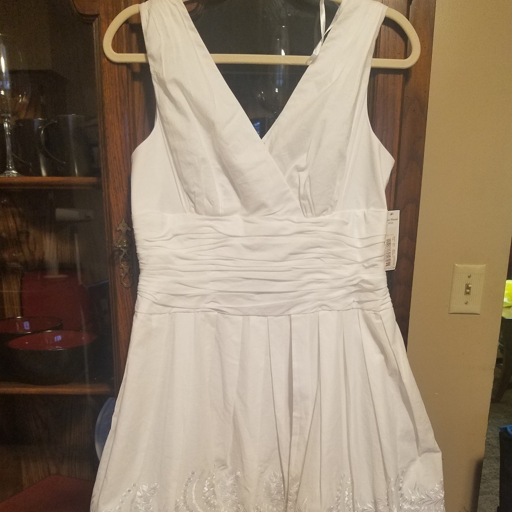 Jessica Howard Size 12P White Sleeveless Dress -Ne